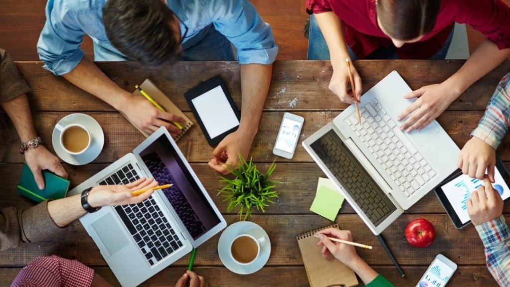 Perencana Acara Virtual: Atur Konferensi & Webinar Online dari Rumah Perencanaan Acara Virtual Berbasis Rumah: Luncurkan Bisnis Koordinasi Jarak Jauh Anda
